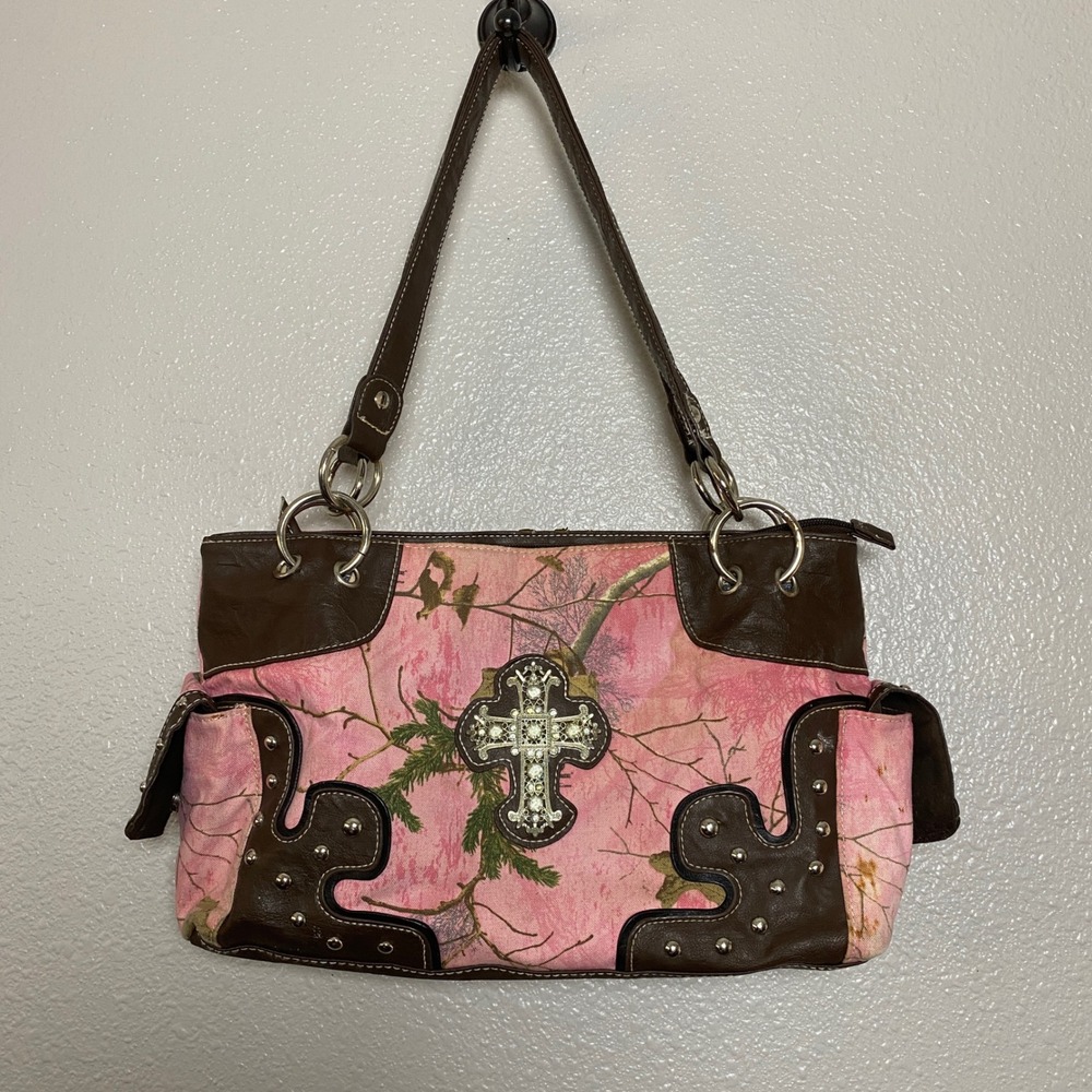 Realtree Pink Camoflauge Cross Studded Shoulder Bag Y2K McBling Western 2000s